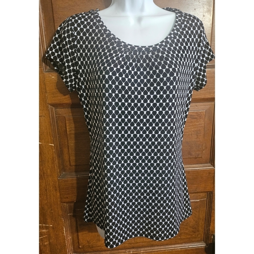 Worthington Black and White Printed Cap Sleeve Top